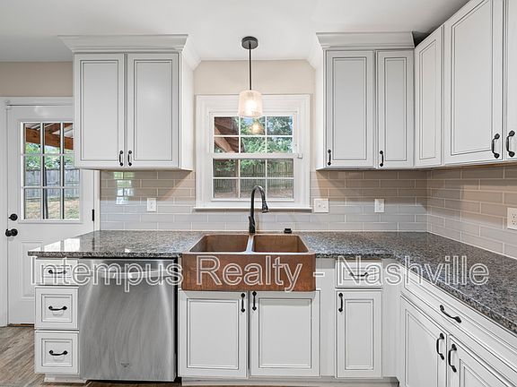 4th image of 547 Hopewood Ct