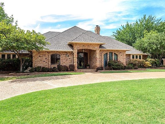 3rd image of 11233 Greenbriar Chase