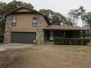 8010 Lee Summit Dr, Little Rock, AR 72204