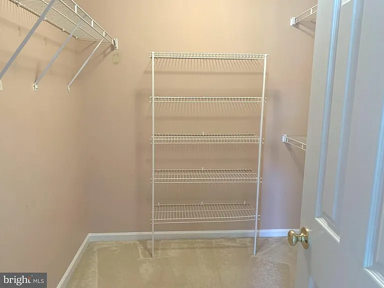 7931 Carriage Dr — Photo 23