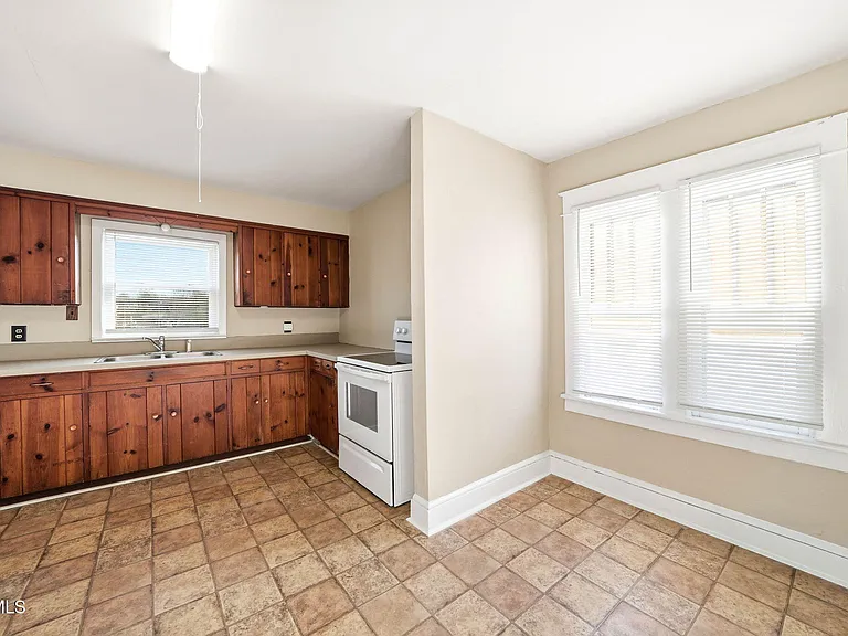 1217 Kentucky Ave — Photo 6