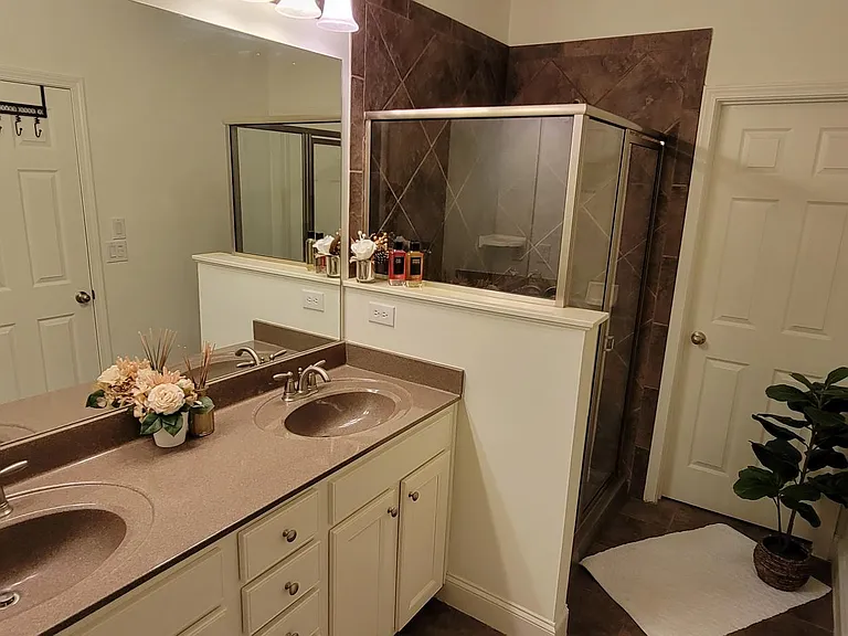 Cobblestone Cir — Photo 12