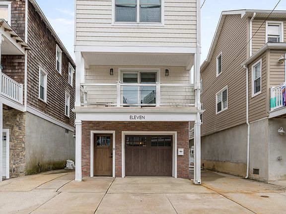 3rd image of 11 Center St