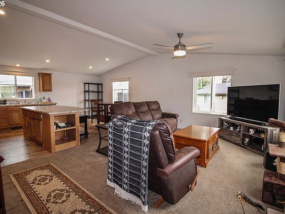 3rd image of 1901 SE Minter Bridge Rd Unit 34