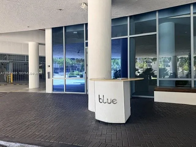 Blue Condo — Photo 3