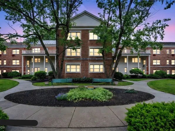 15825 Van Aken Blvd APT 205W, Shaker Heights, OH 44120
