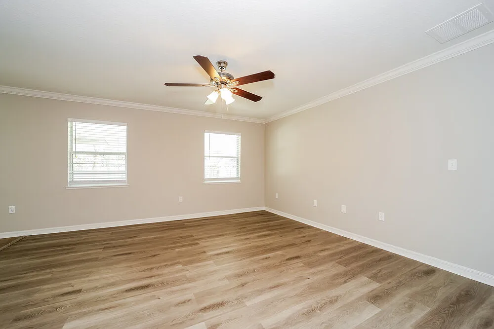 3 bed, 2.0 bath, 1445 sqft, $2,330 — Photo 4