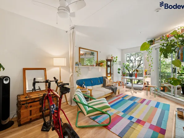 1928 Nelson St, Vancouver, BC V6G 1N2