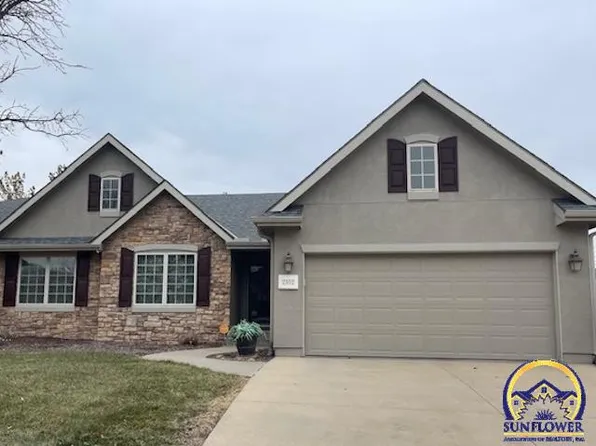 2102 SW Village Hall Rd, Topeka, KS 66614