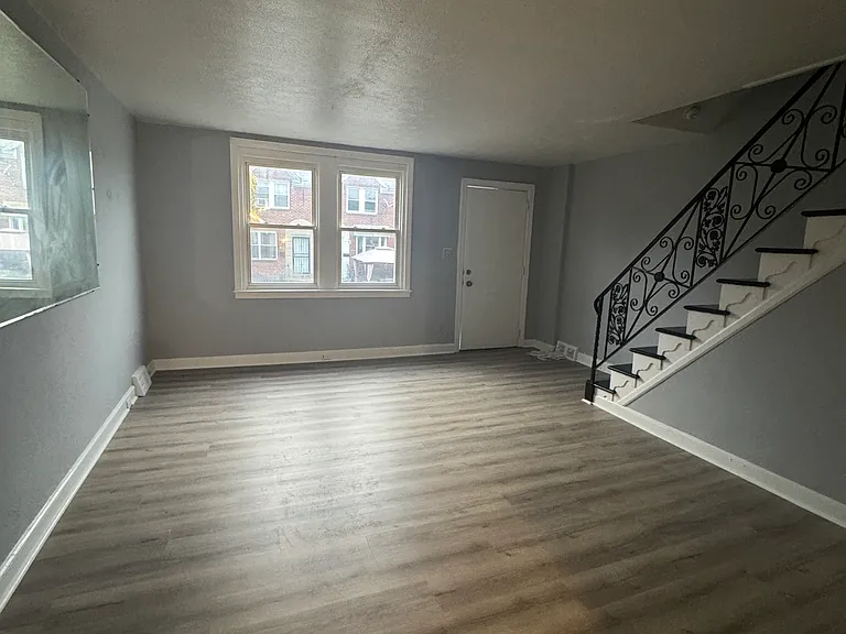 4312 Vista St — Photo 6
