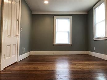5th image of 127 Blossom St #1