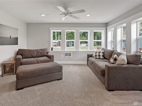 4th image of 18322 SE 372nd St