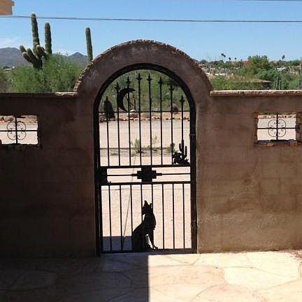 3rd image of 4251 W Camino Pintoresco