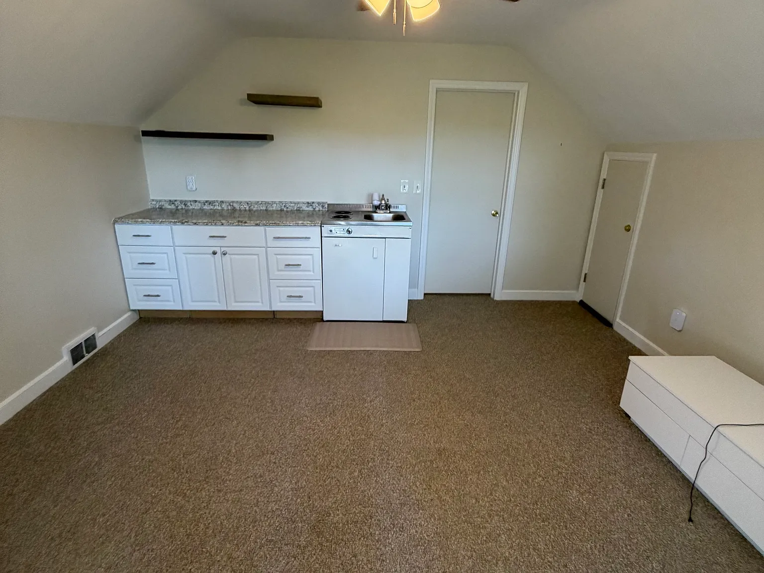 Studio, 1.0 bath, 600 sqft, $1,500 — Photo 3