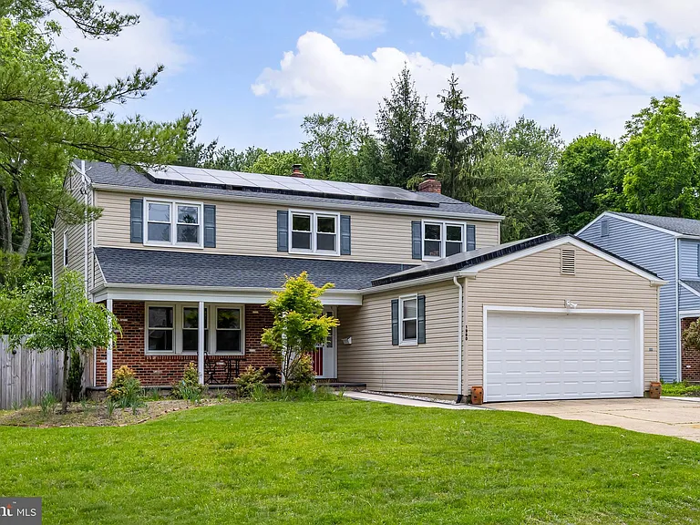 1960 Cardinal Lake Dr — Photo 1