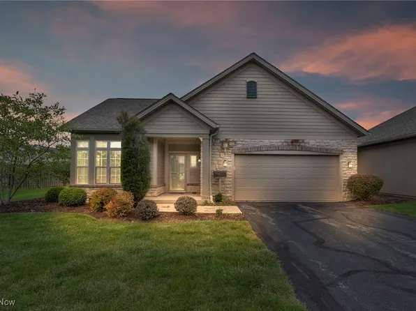 530 Quarry Lakes Dr, Amherst, OH 44001