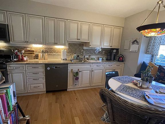 2nd image of 72 Arthur Ct