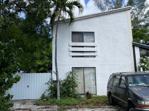 4444 NW 185th St