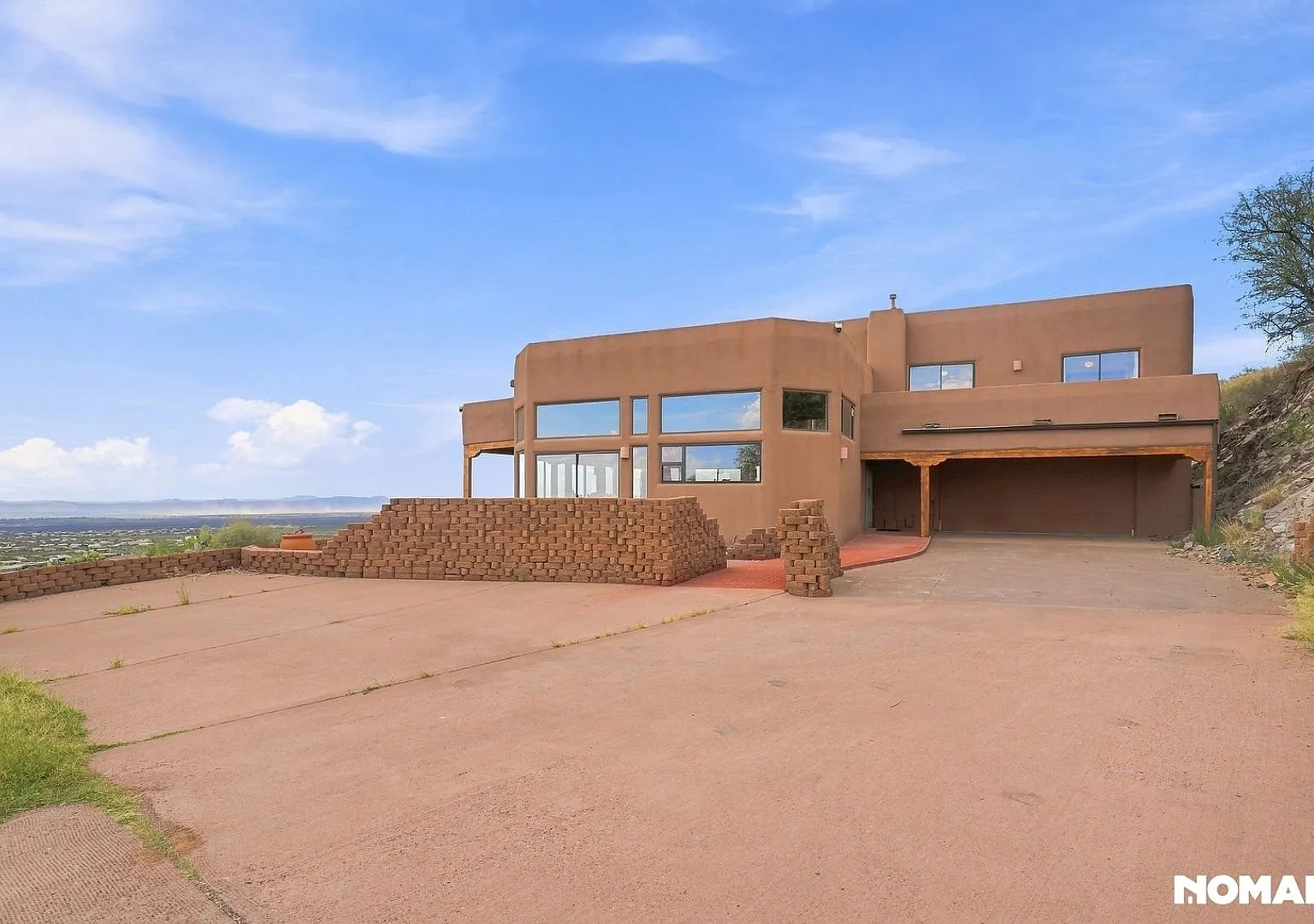 Executive Home in Soledad Canyon with Unparalleled Views — Photo 2