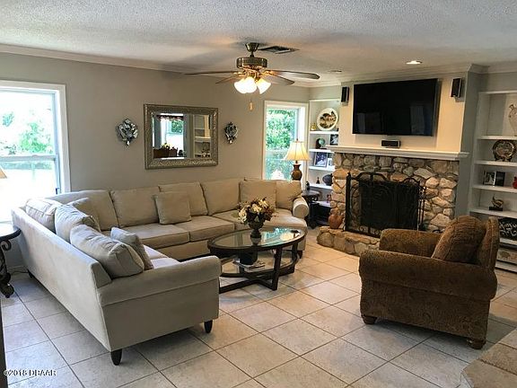 5th image of 943 Sylvia Dr