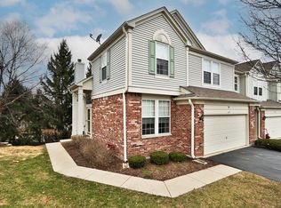 9 Pine Grove Ct, Algonquin, IL 60102