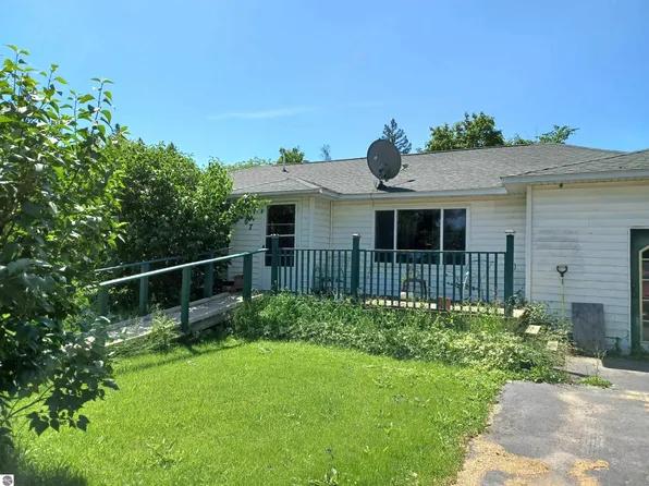 207 W Main St, Turner, MI 48765