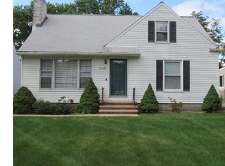 16580 Elderdale Dr, Middleburg Heights, OH 44130