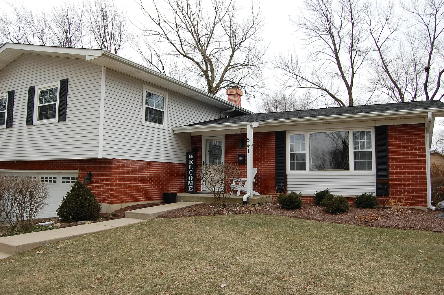 541 Maywood Ln photo 1