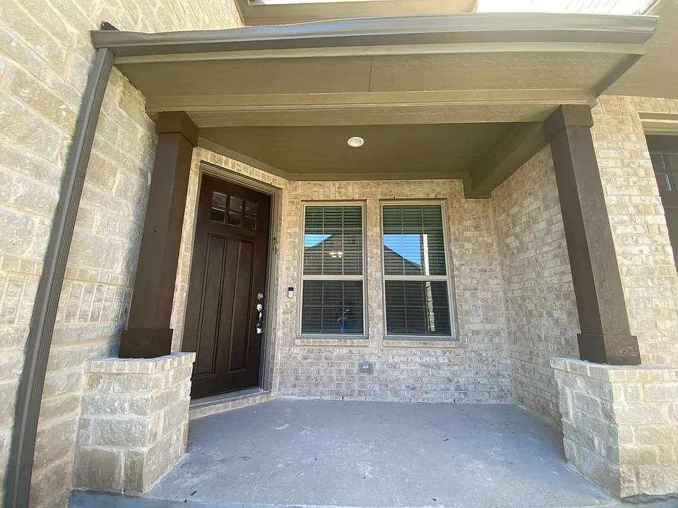 Front Door/Porch