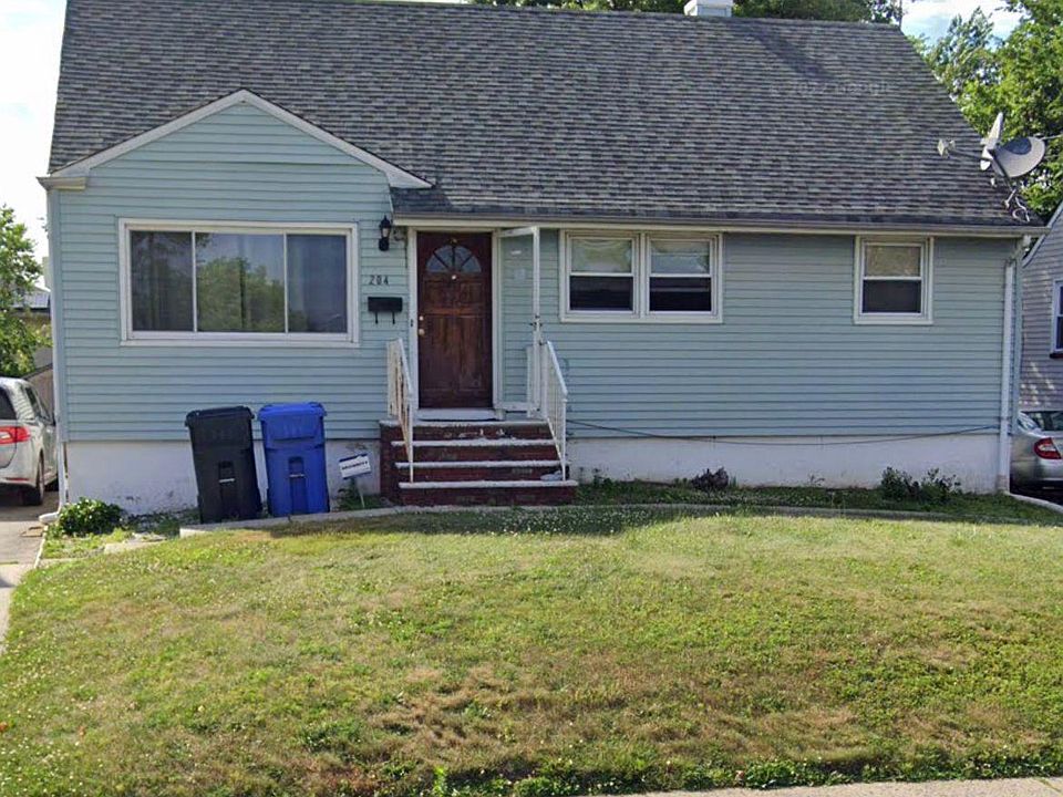 2nd image of 204 Worth St