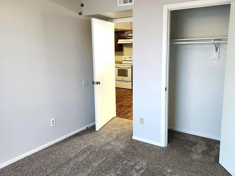 16033 N 25th St #114 — Photo 12
