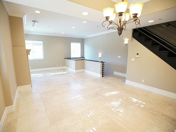 2nd image of 18245 Burbank Blvd Unit 113
