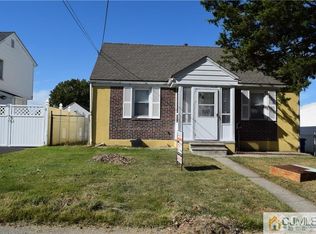 27 Clauss St, Carteret, NJ 07008