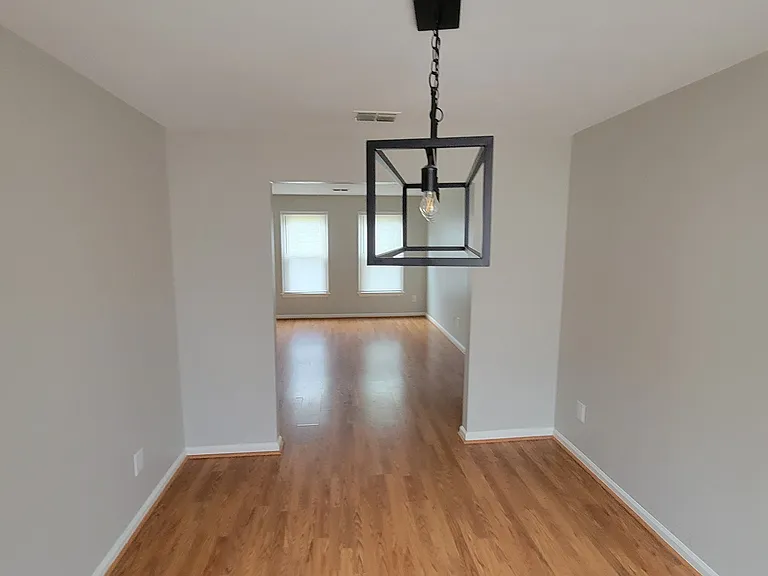 904 Alewife Ct — Photo 6
