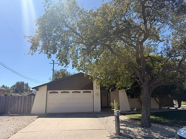 4 bed, 1560 sqft, $4,100 — Photo 1
