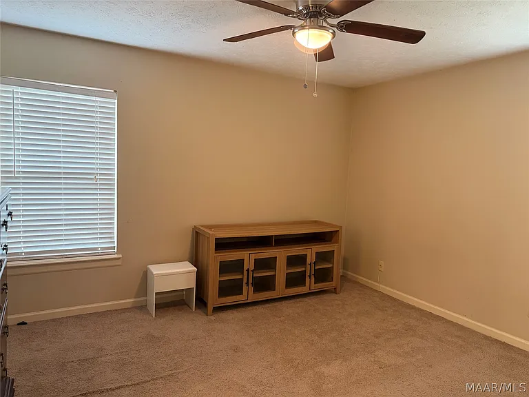 803 Summer Ln — Photo 16