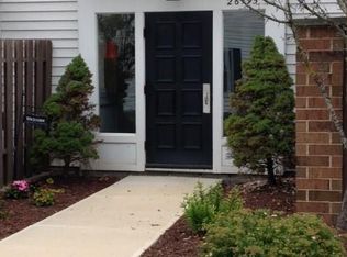 26195 Raintree Blvd APT B7, Olmsted Falls, OH 44138