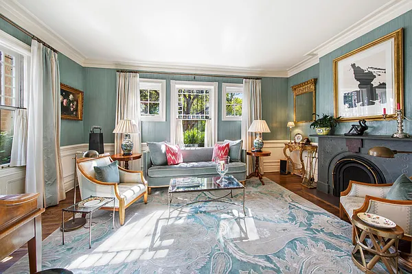 Sold by Compass | media 2