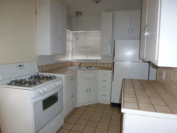 4th image of 820 S 2nd Ave