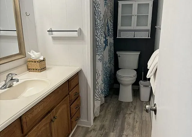 Updated bathroom tub/ shower combo