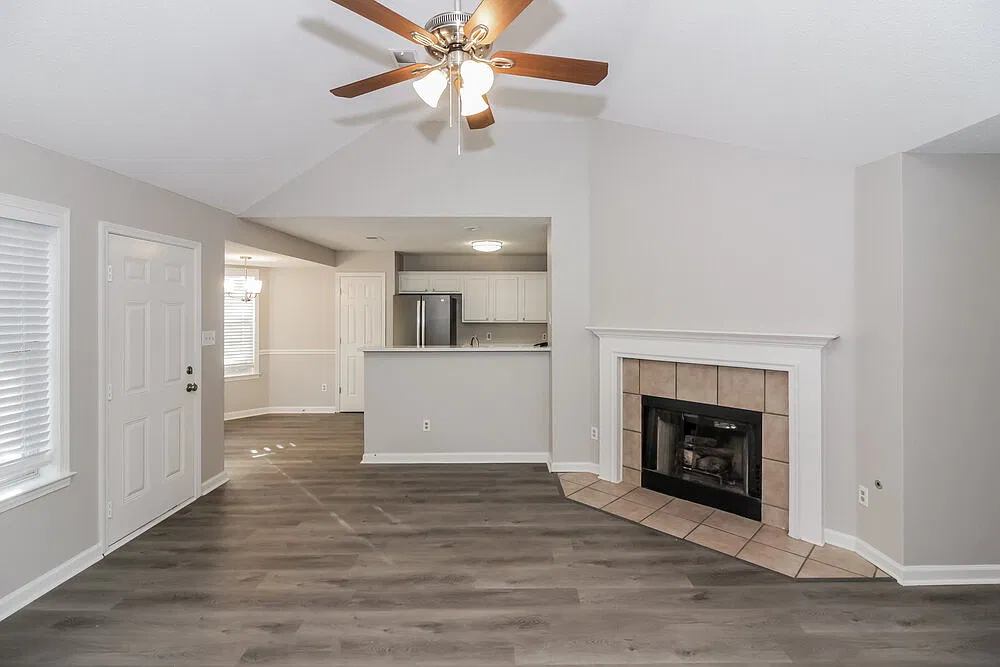 3 bed, 2.0 bath, 1362 sqft, $1,770 — Photo 4