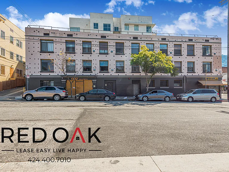 692 Valencia St #208 — Photo 14