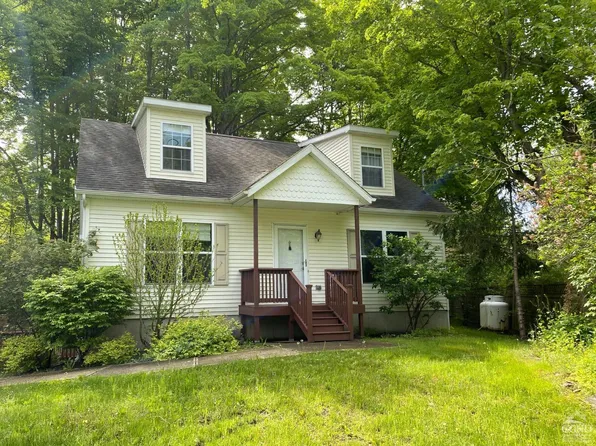 6 Hapeman Hill Road, Red Hook, NY 12571