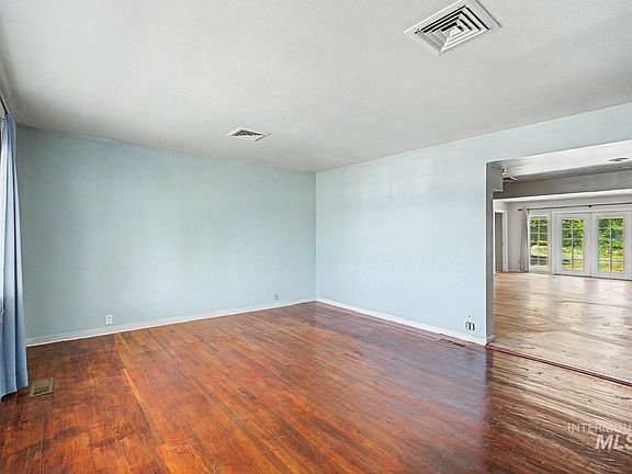 4th image of 1428 Alder Ave