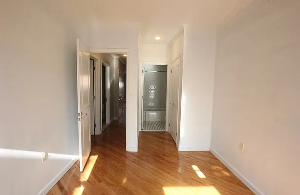 Rented by Compass | media 7