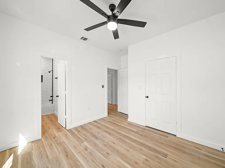 1512 W Blum St #A — Photo 28