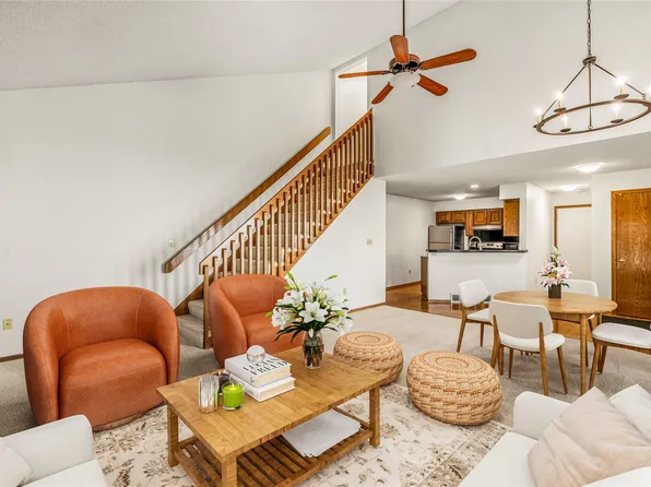 1067 Bradford Pl, West Des Moines, IA 50266