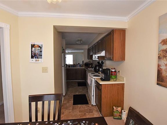 5th image of 640 South St