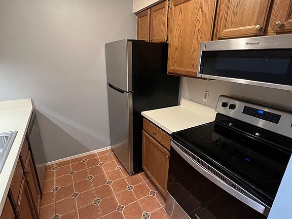 2nd image of 54 S Broadway St APT 16