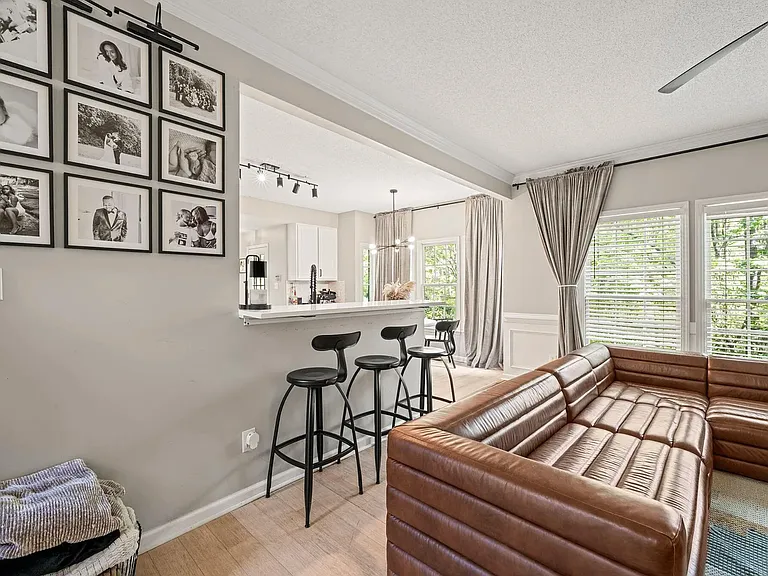 8100 Knebworth Ct — Photo 24